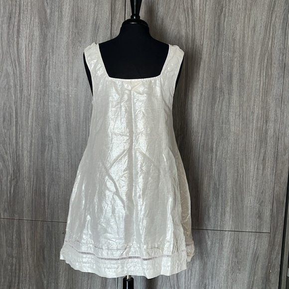 C&C California Linen Shimmer Dress - Picture 6 of 13